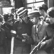 źródło: https://commons.wikimedia.org/wiki/File:Lokajski_-_Niemieckie_ulotki_(1944).jpg