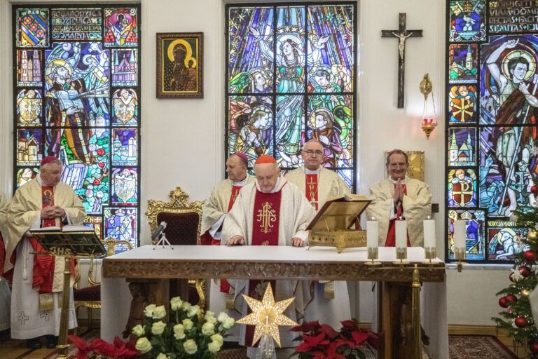 70-lecie poświęcenia siedziby arcybiskupów warszawskich, kaplica, kard. Kazimierz Nycz